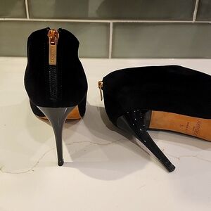 Black suede Jimmy Choo heels. Stiletto heels. Size 7